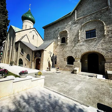 Rosas - La Cementina